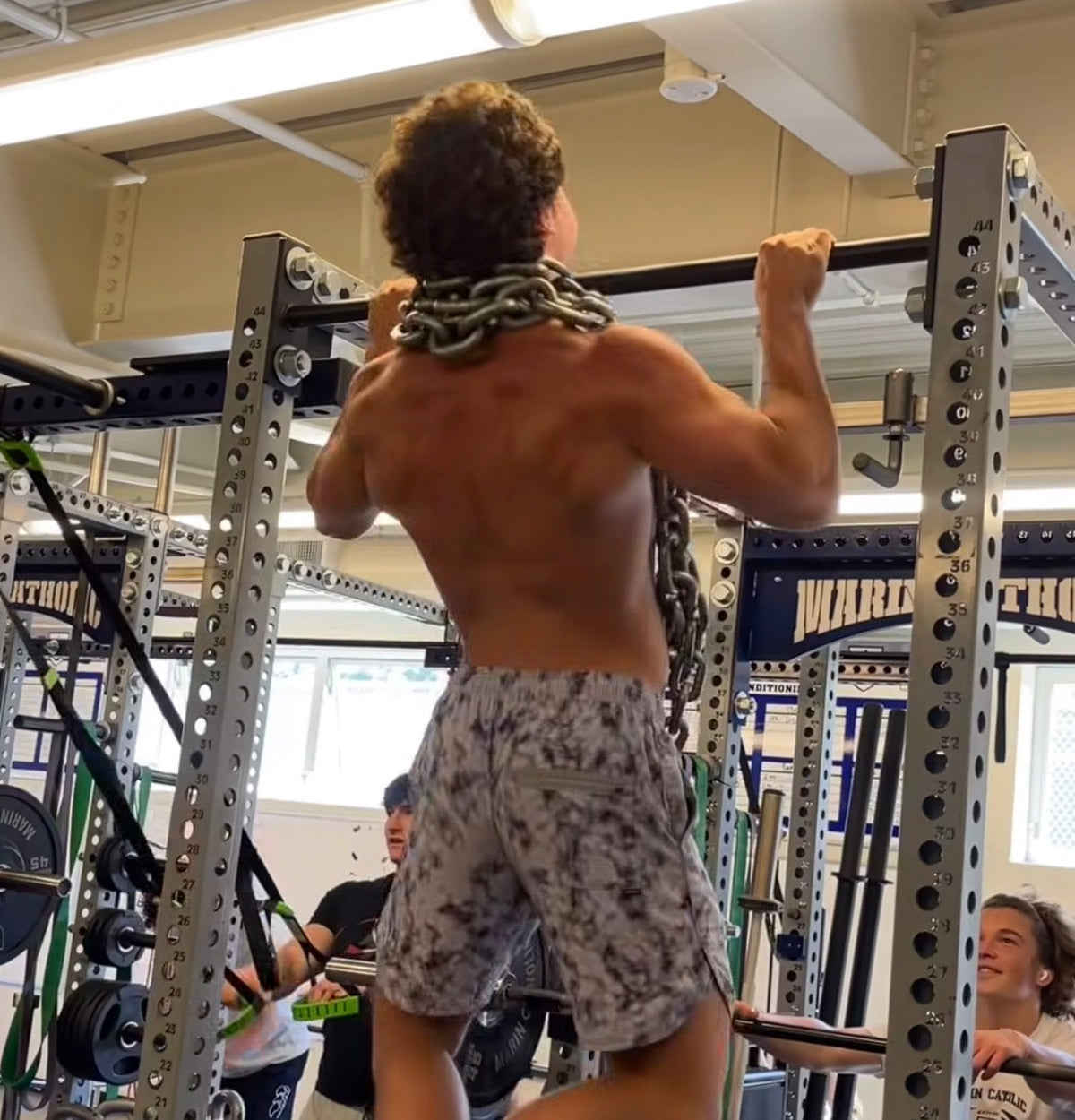 Weighted Pull Ups with Chains